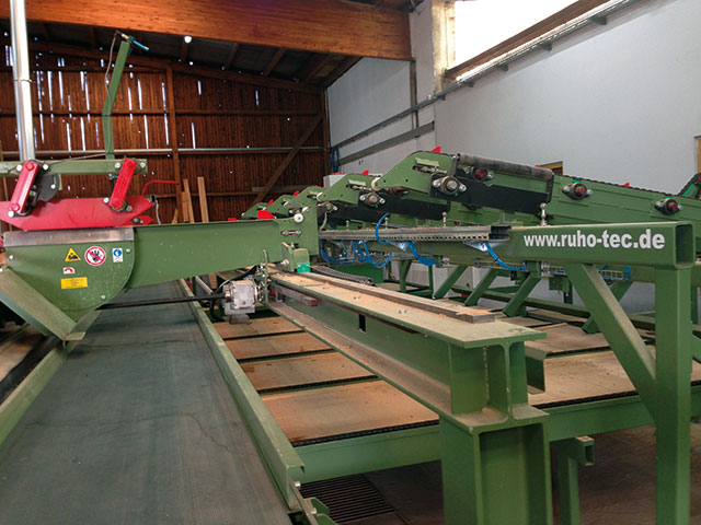 Conveyorsystems for a Headwood-sawmill
